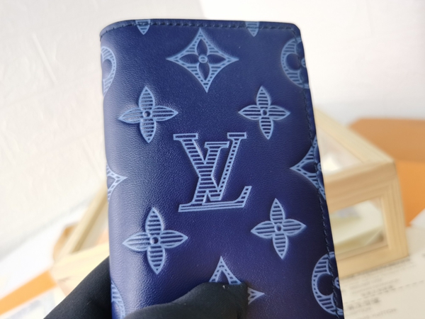 LVコピーウォレット角部分ディテール